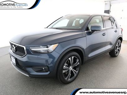 Used 2022 Volvo XC40 T5 Inscription w/ Advanced Package