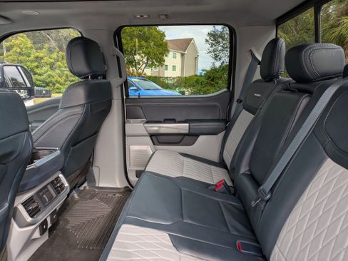 Used 2022 Ford F150 Limited image 14