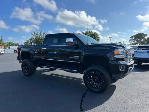 Used 2018 GMC Sierra 2500 Denali w/ Duramax Plus Package AWD/4WD image 1