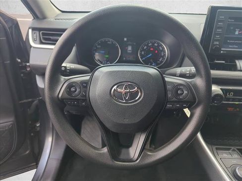 Used 2022 Toyota RAV4 LE AWD/4WD image 11