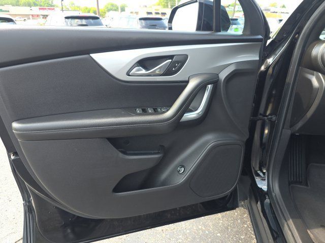 Used 2019 Chevrolet Blazer LT FWD image 11