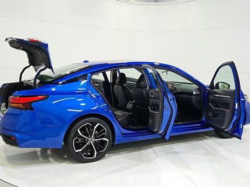 Certified 2025 Nissan Altima 2.5 SR FWD image 32
