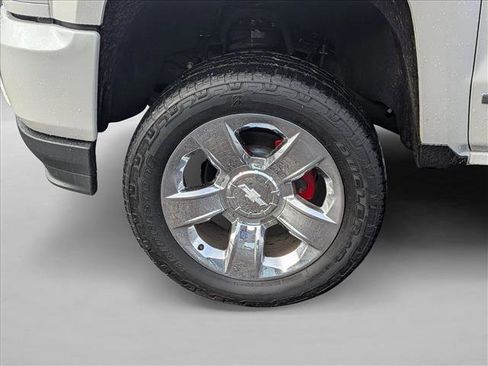 Used 2017 Chevrolet Silverado 1500 LTZ Z71 w/ LTZ Plus Package image 24