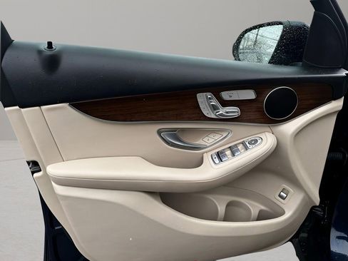 Used 2022 Mercedes-Benz GLC 300 4MATIC image 12