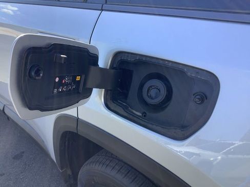 New 2026 Jeep Cherokee Limited image 22