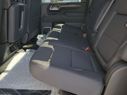 New 2026 GMC Sierra 2500 SLE w/ SLE Value Package; image 7