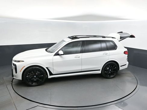 New 2026 BMW X7 xDrive40i w/ M Sport Package AWD/4WD image 33