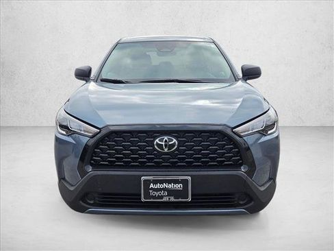 Used 2024 Toyota Corolla Cross L FWD image 2