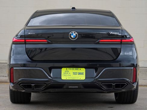 Used 2023 BMW 760i xDrive AWD/4WD image 11