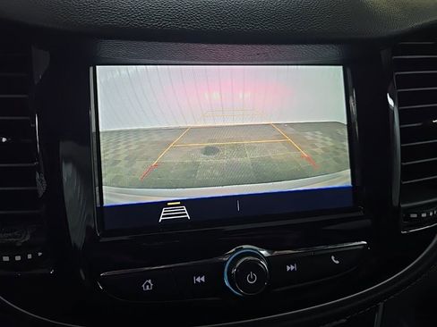 Used 2022 Chevrolet Trax LT w/ Driver Confidence Package image 18