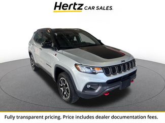 Used 2025 Jeep Compass Trailhawk w/ Trailer Tow Group AWD/4WD video 1