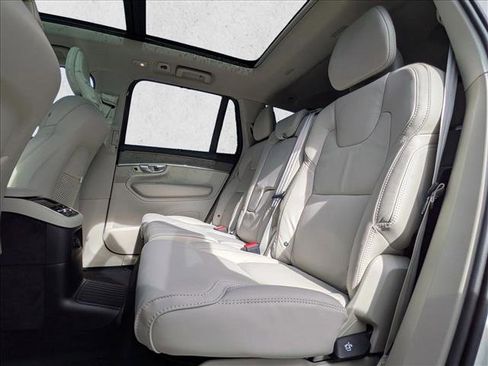 New 2026 Volvo XC90 T8 Ultra image 17