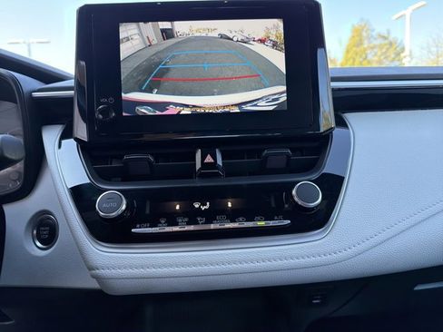 Used 2023 Toyota Corolla SE w/ Carpet Mat Package (TMS) image 18