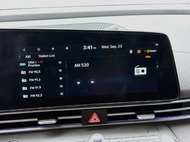Certified 2024 Hyundai Elantra SEL FWD image 15
