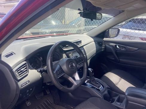 Used 2018 Nissan Rogue SV FWD image 5