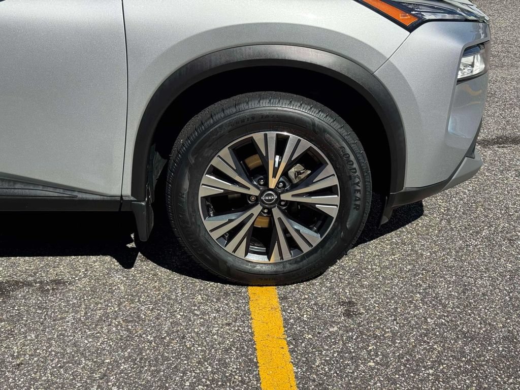 Certified 2023 Nissan Rogue SV w/ SV Premium B Package AWD/4WD image 10