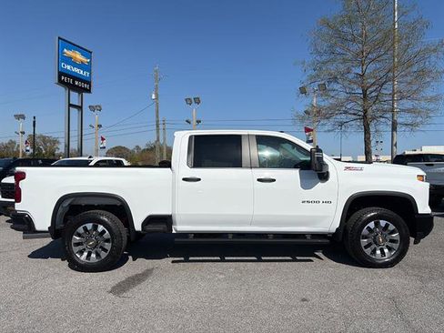 New 2026 Chevrolet Silverado 2500 Custom w/ Custom Value Package AWD/4WD image 8