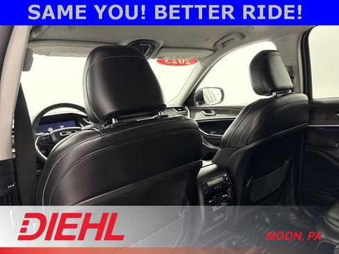 Certified 2023 Jeep Grand Cherokee L Limited image 22