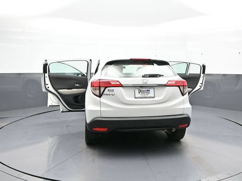Certified 2022 Honda HR-V LX image 45