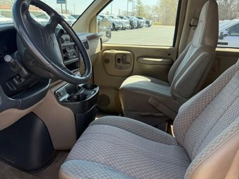 Used 1997 Chevrolet Express 1500 Passenger w/ Preferred Equipment Group RWD image 9
