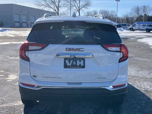 Used 2024 GMC Terrain SLT image 23