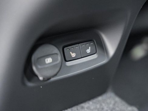 New 2026 Volvo XC40 B5 Ultra w/ Protection Package Premier image 33