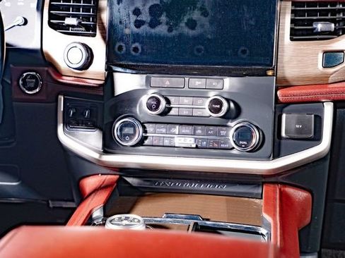 Used 2022 Ford Expedition Max Limited image 17