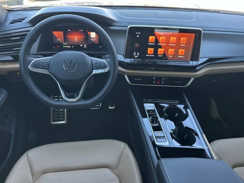 Certified 2025 Volkswagen Atlas Cross Sport SEL R-Line image 8