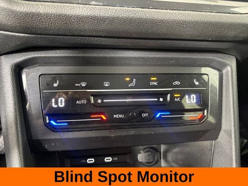 Used 2023 Volkswagen Tiguan SE w/ Panoramic Sunroof Package AWD/4WD image 16