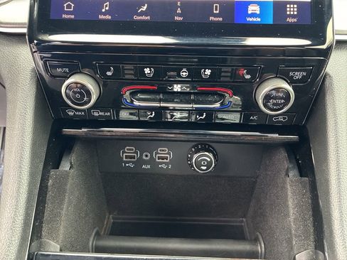 Used 2022 Jeep Grand Cherokee Overland w/ MOPAR Finishing Package image 15