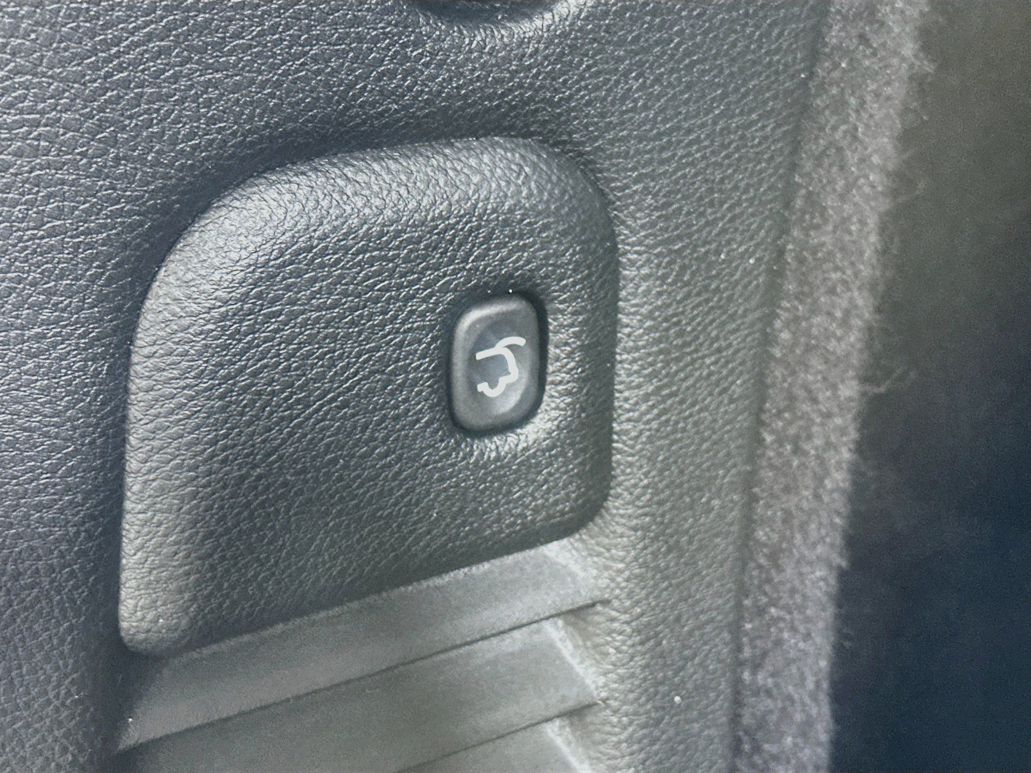 Used 2025 Dodge Durango GT RWD image 31