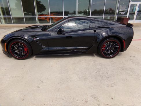 Used 2019 Chevrolet Corvette Z06 RWD image 8