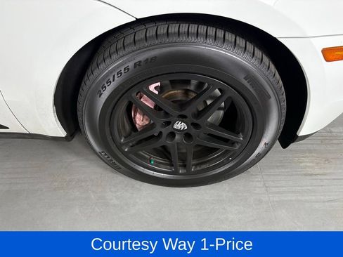 Used 2018 Porsche Macan AWD/4WD image 12