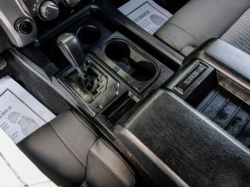 Used 2015 Toyota Tundra SR5 w/ SR5 Upgrade Package image 28
