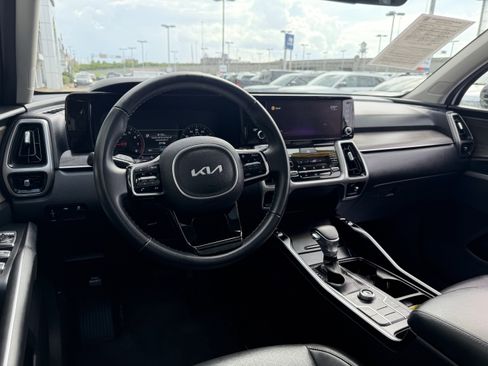 Used 2022 Kia Sorento S w/ Panoramic Sunroof Package AWD/4WD image 27