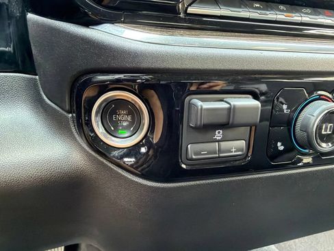 Used 2025 Chevrolet Silverado 1500 LT AWD/4WD image 13