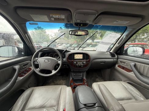 Used 2005 Toyota Sequoia Limited AWD/4WD image 25