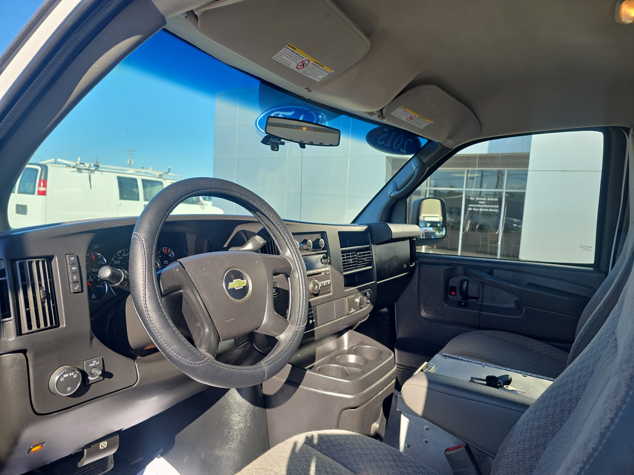 Used 2015 Chevrolet Express 2500 RWD image 19