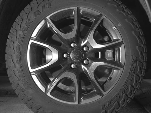 Used 2025 Jeep Compass Trailhawk AWD/4WD image 13