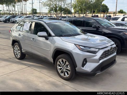 Used 2025 Toyota RAV4 Limited FWD image 9