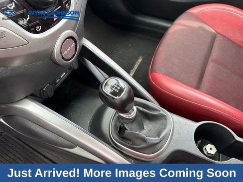 Used 2013 Hyundai Veloster w/ Style Pkg image 10