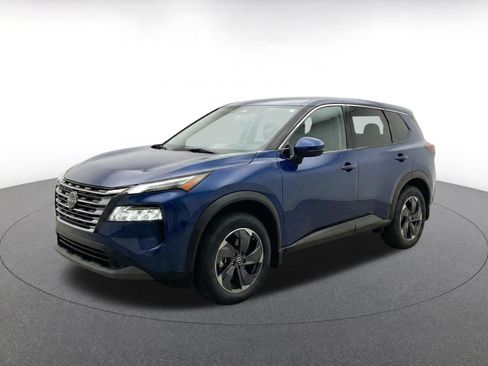 Used 2025 Nissan Rogue SV AWD/4WD image 3