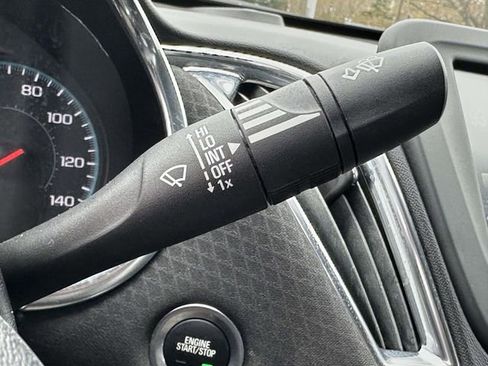 Used 2018 Chevrolet Malibu LT image 30