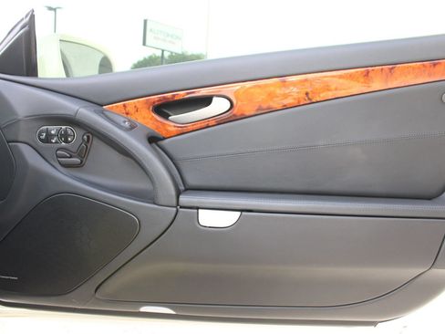 Used 2009 Mercedes-Benz SL 63 AMG image 23