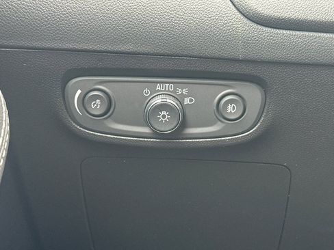 Used 2023 Buick Encore GX Select w/ Sport Touring Package FWD image 35