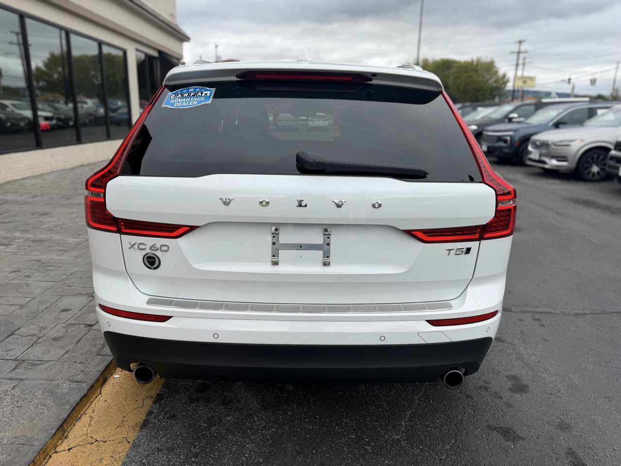 Used 2020 Volvo XC60 T5 Momentum w/ Protection Package Premier AWD/4WD image 8