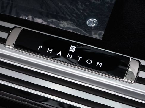 Certified 2026 Rolls-Royce Phantom Sedan RWD image 14