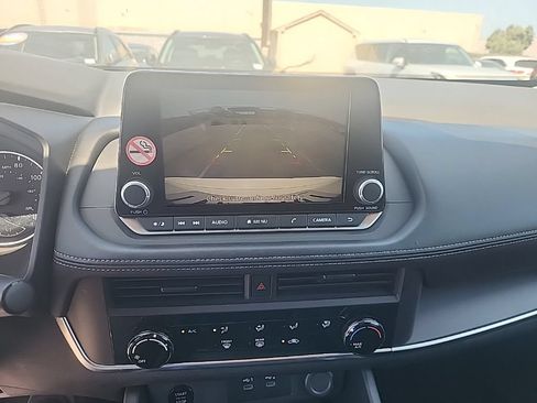 Used 2024 Nissan Rogue S FWD image 22