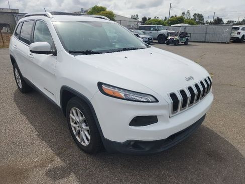 Used 2015 Jeep Cherokee Latitude FWD image 1