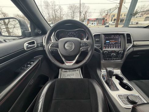 Used 2018 Jeep Grand Cherokee Trailhawk AWD/4WD image 34